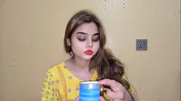 Pakistani Desi beautiful Stepmom Giving Handjob