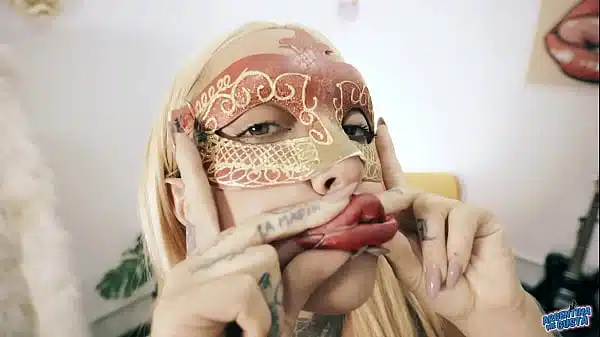 Petite Babe Has Huge Bimbo Lips and Huge Puffy Pussy Lips! Plus a ROUND ASS!