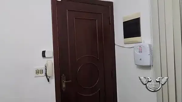 PREVIA – Marido corno levou a mulher gostosa para dar a buceta para seu amigo de longa data