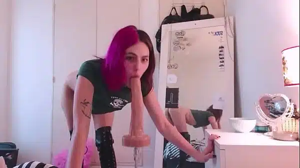 Standing ride on the fuck machine – anal