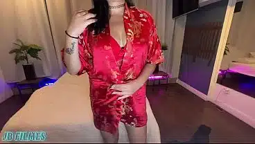 A MESTIÇA ABRIU O CÚ E PEDIU PARA O NEGÃO FUDER MAS ELA NÃO AGUENTOU A ROLA E FICOU ODA ARREGAÇADA