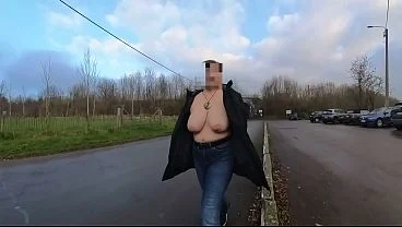 I expose my big saggy boobs in the street