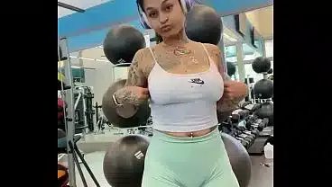 Lightskin dancing for creampie