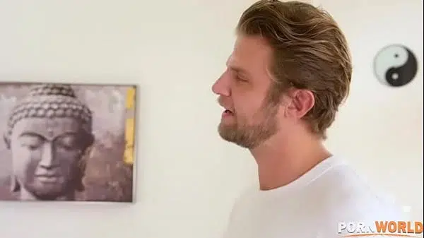 Mouth-watering client Alyssia Kent fucked on massage table after oiling GP1105