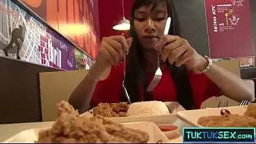 Amateur Thai cutie picked up in a TukTuk for dirty sex in a hotel