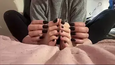 Artemisia Love feet and hands fetish session