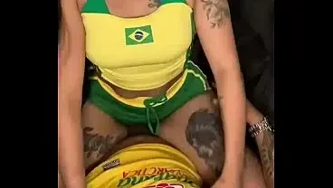 Brazilian hottie shows just how hot Brazilian women are.