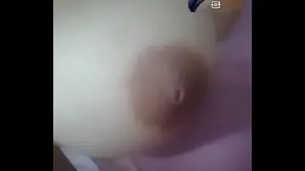 Chilena muestra tetas y se masturba por skype