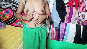 Desi Indian Bhabhi Showing Her Sexy Boobs Indian Desi Bhabhi