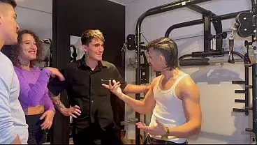 Gym Girl Shows Off Her Fit Ass and Gets Double Penetrated in a Gangbang – Alma del Rey