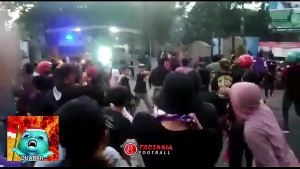 BAKU HANTAM SUPORTER LIGA INDONESIA PART 1 (PERSIK vs PSIM)