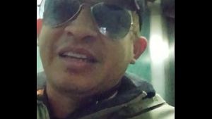 Me encuentro a mi cuñada en lencería negra sola en casa y terminamos follando sin que mi novia se de cuenta!