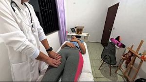Orthopedic doctor takes off the patient’s clothes and ejaculates on her face.