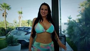 WILD GANGBANG WITH CURVY JOLEE LOVE: BRADY BUD AND HIS FRIENDS TAKE TURNS CUMMING ON HER FACE