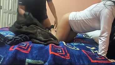 Está Doctora de pueblo quiere tener sexo cada día, y pensar que parecía tímida y reservada