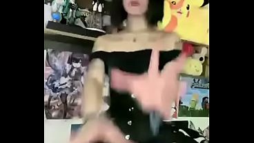 Gotica sexy dançando