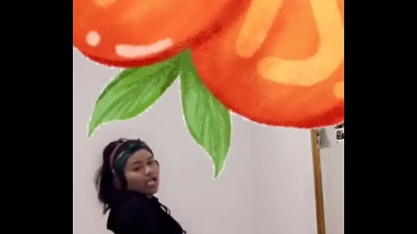 Indonesian Booty Dancing