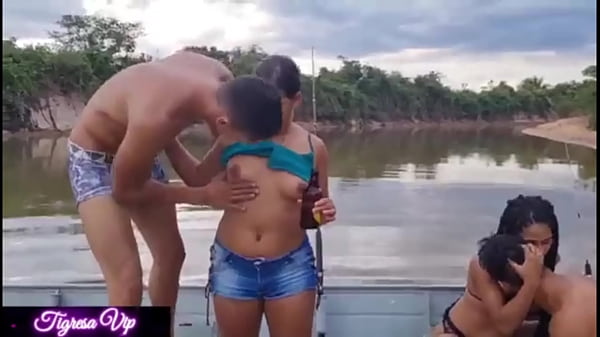 tigresa vip e dois macho com paus enorme enn sua bunda com sua cunhada favorita mia bucetinha