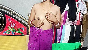 Indian Bhabhi Showing Her Juicy Pussy Big Sexy Boobs & Hot Figure
