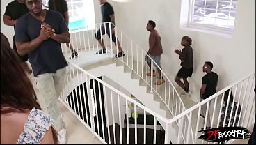 YES! I want a BLOWBANG for my birthday!