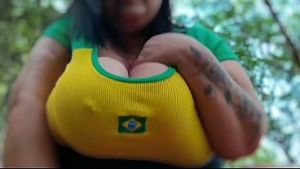 Bbw brasileira se masturba no parque – Mary Jhuana