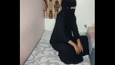 Gadis bercadar selingkuh dengan sopir pribadi