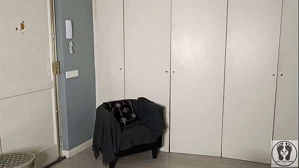 HOUSE BURGLAR BUTTCRACK WAS ELECTROCUTED IN THE CHAIR