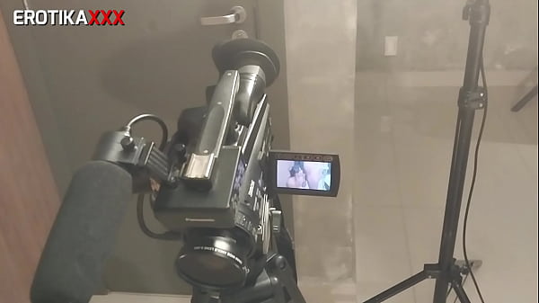 Lady Bee – EROTIKAXXX – Oral Total – BTS
