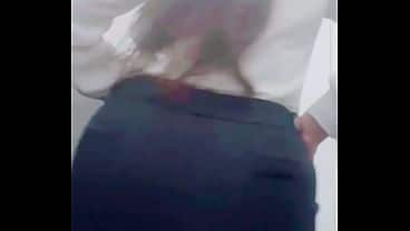 Mexicana culona secretaria latina mexicana se pone bien caliente en el baño de su oficina y se quita tos lada la ropa y enseña todo su culo y vagina bien abiertos