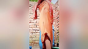 Mms Bhabhi Shares Nude Video While Taking Bath