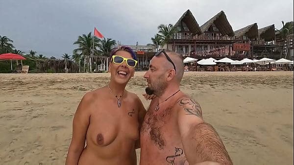 Nudist moments #3 – Living our nudist lifestyle