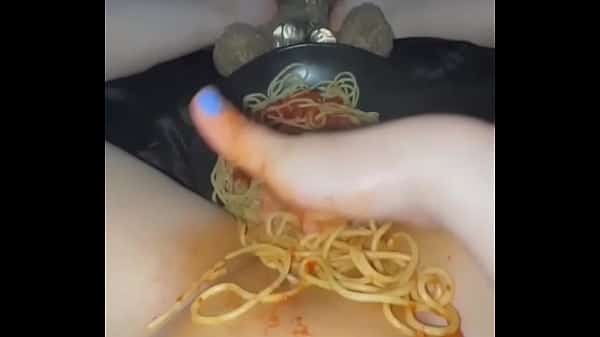SLUTTY GIRL ADDICTED TO MASTURBATION WITH FOOD -KINKY PORN-AMATEUR ARABIAN SNOWWHITE-LOS ANGELES-USA
