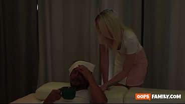 Stepdad and Stepdaughter’s Secret Pussy Seduction – the best XXX!