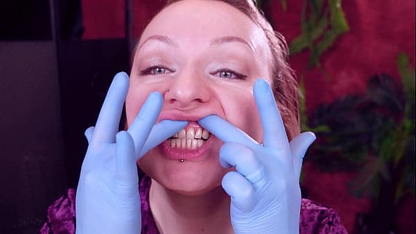 ASMR: I touch my face and teeth with medical gloves