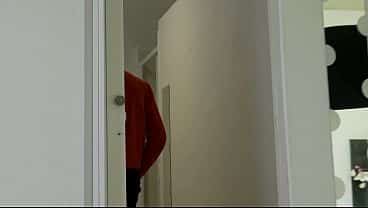 Behind the scene, my French friend’s stepmother wants to make friends.