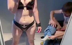 deguisée en catwoman elle se fait tirer par 2 mecs