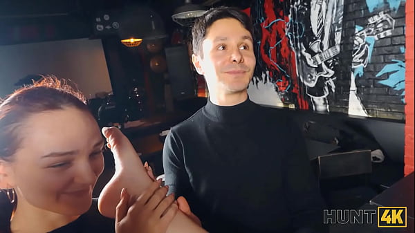 HUNT4K. I’m brave enough to fuck a stranger. Hot sex with Sara Bork