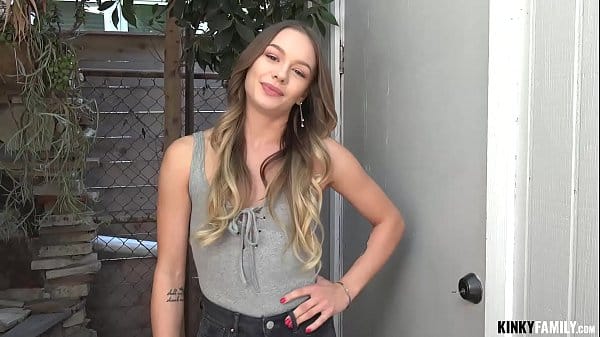 Kinky Family – Her young vagina