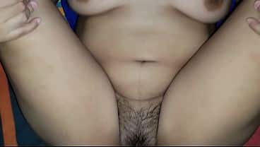 PANOCHA PELUDA DE MAMÁ SOLTERA Me dijo que le suba el volumen al TV para que los vecinos no escuchen que cogiamos!!! CULONA LATINA TETAS NATURALES! PUTA MOROCHA!