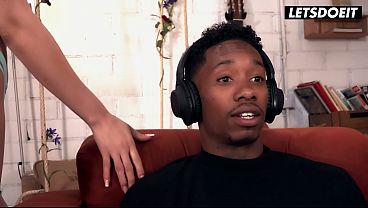 Sloppy Interracial Blowjob… She Gags on Every Inch Then Shoves It Back