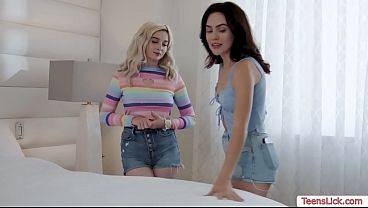 Two petite babes lick each others pussy