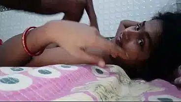 Hot Indian Wife Gets Fucked in Missionary with Intense Kissing – Real Amateur Desi
