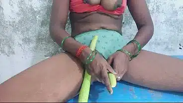 Indian Village Sexy Bhabhi Take Big Cucumber In Her Pussy Inside And Fully Enjoyed